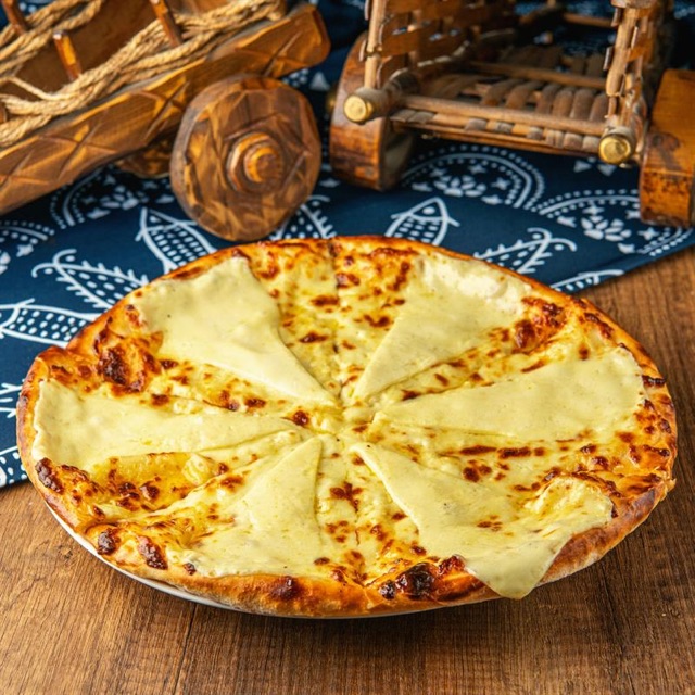 ცომეული · Breads & Pastries